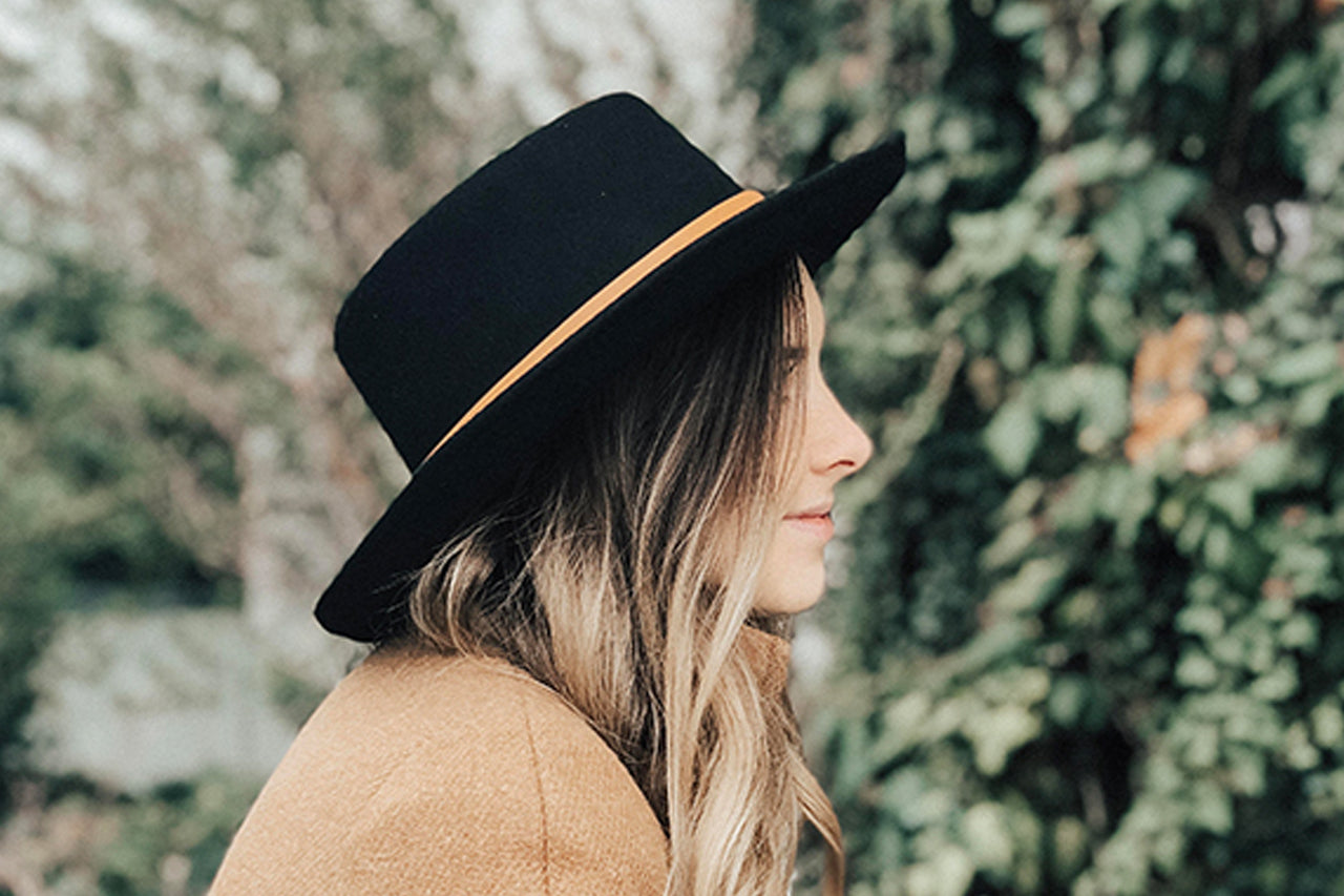 MEET SABRINA GRANT - GIGI PIP