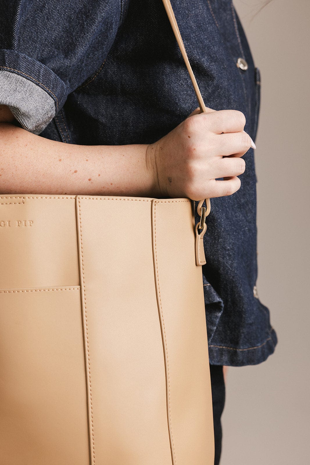 Bags Dia Everyday Leather Tote Bag #color_tan