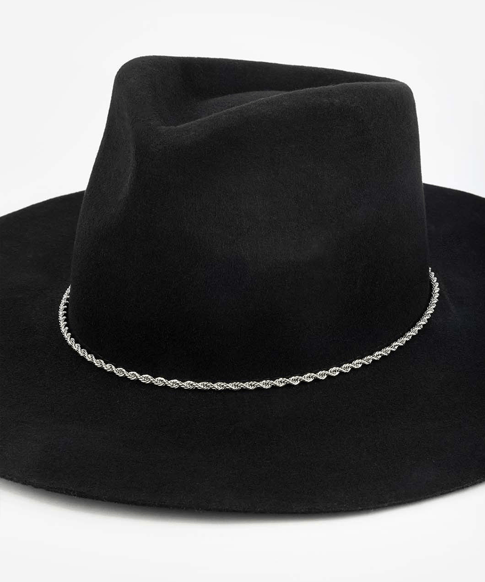 Black fedora hat with a decorative chain on a white background #color_silver