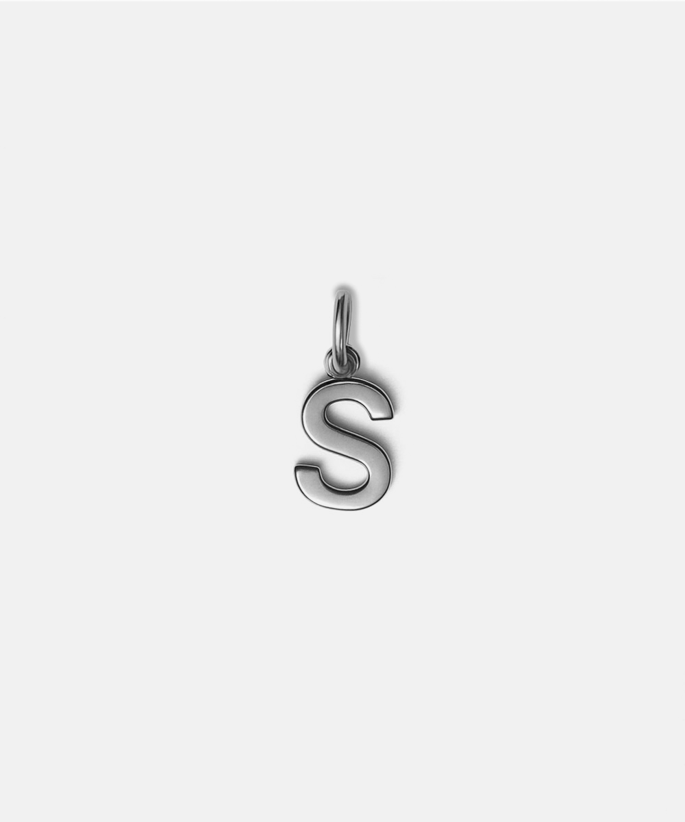 Silver letter 'S' hat charm on a white background #color_silver