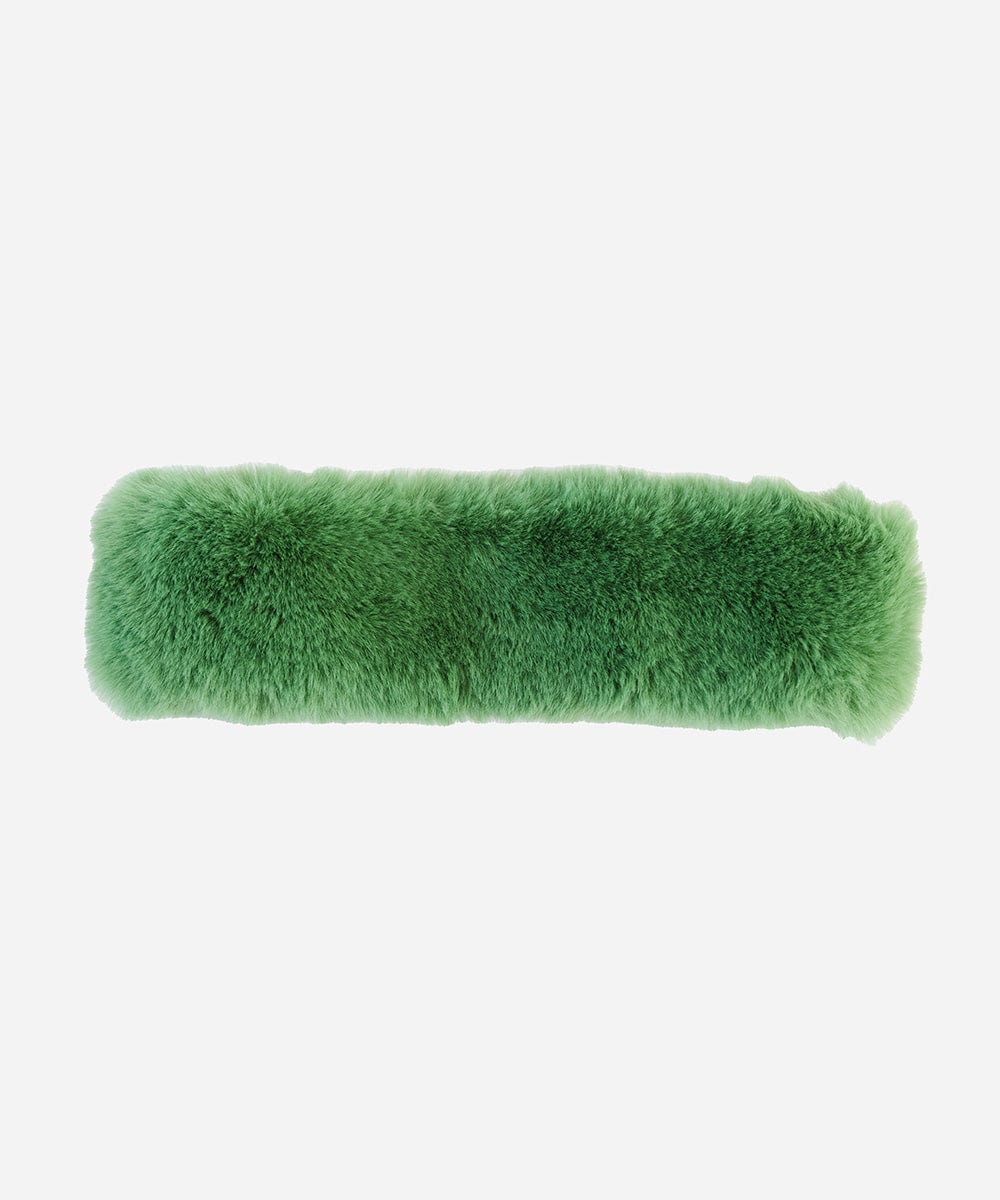 An evergreen colored fur headband on a white background #color_evergreen