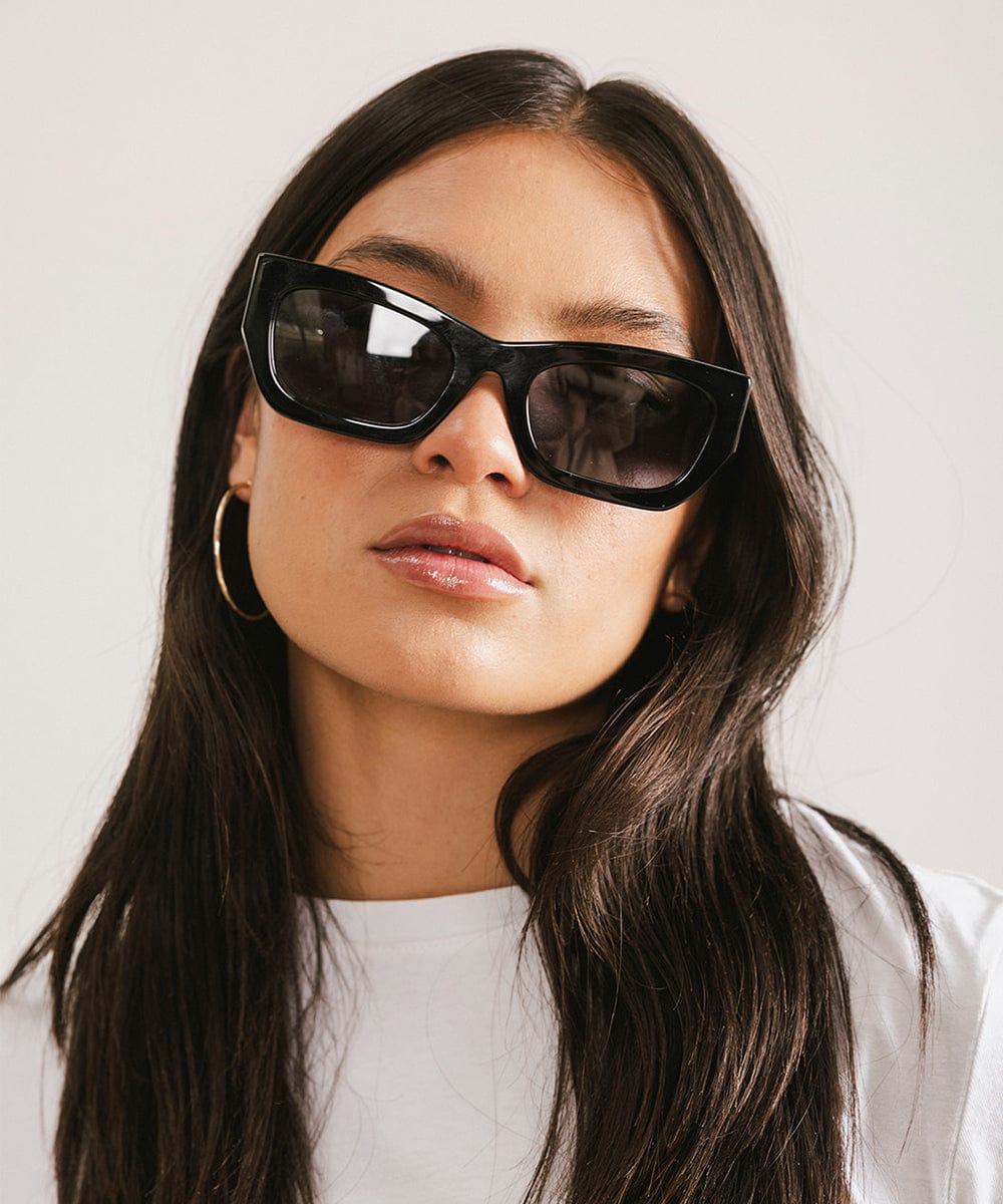 Alta Cat Eye Sunglasses - GIGI PIP #color_black