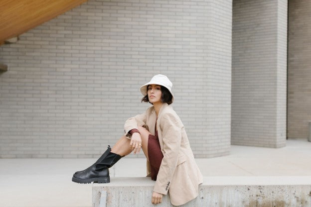 Women’s Bucket Hat Outfits for 2025 [From the ’90s] - GIGI PIP