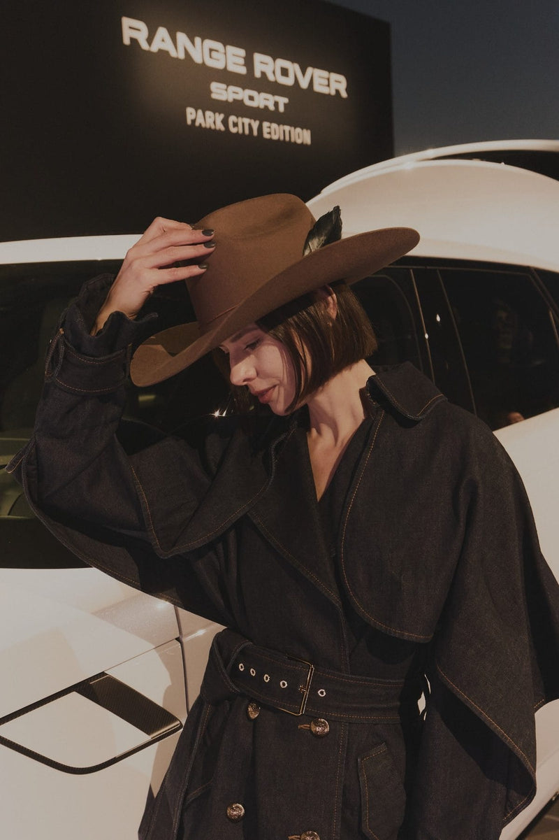 Vintage and Classy Hat Bar with Range Rover
