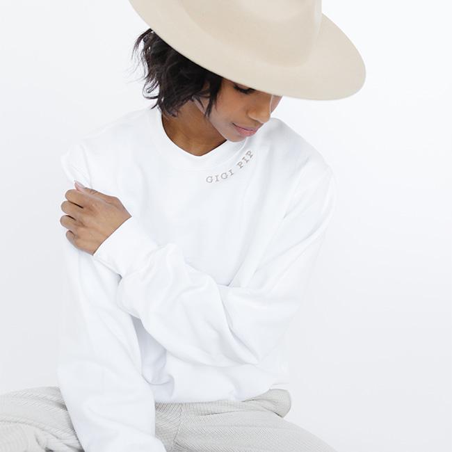 Gigi Pip apparel for women - Gigi Pip Sweatshirt - 100% cotton Gigi Pip branded crewneck sweatshirt for women [ash-white]