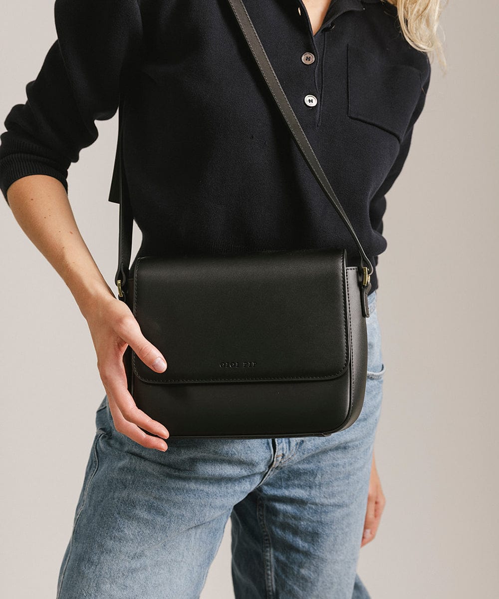 Rhys Crossbody Genuine Leather Bag - GIGI PIP #color_black