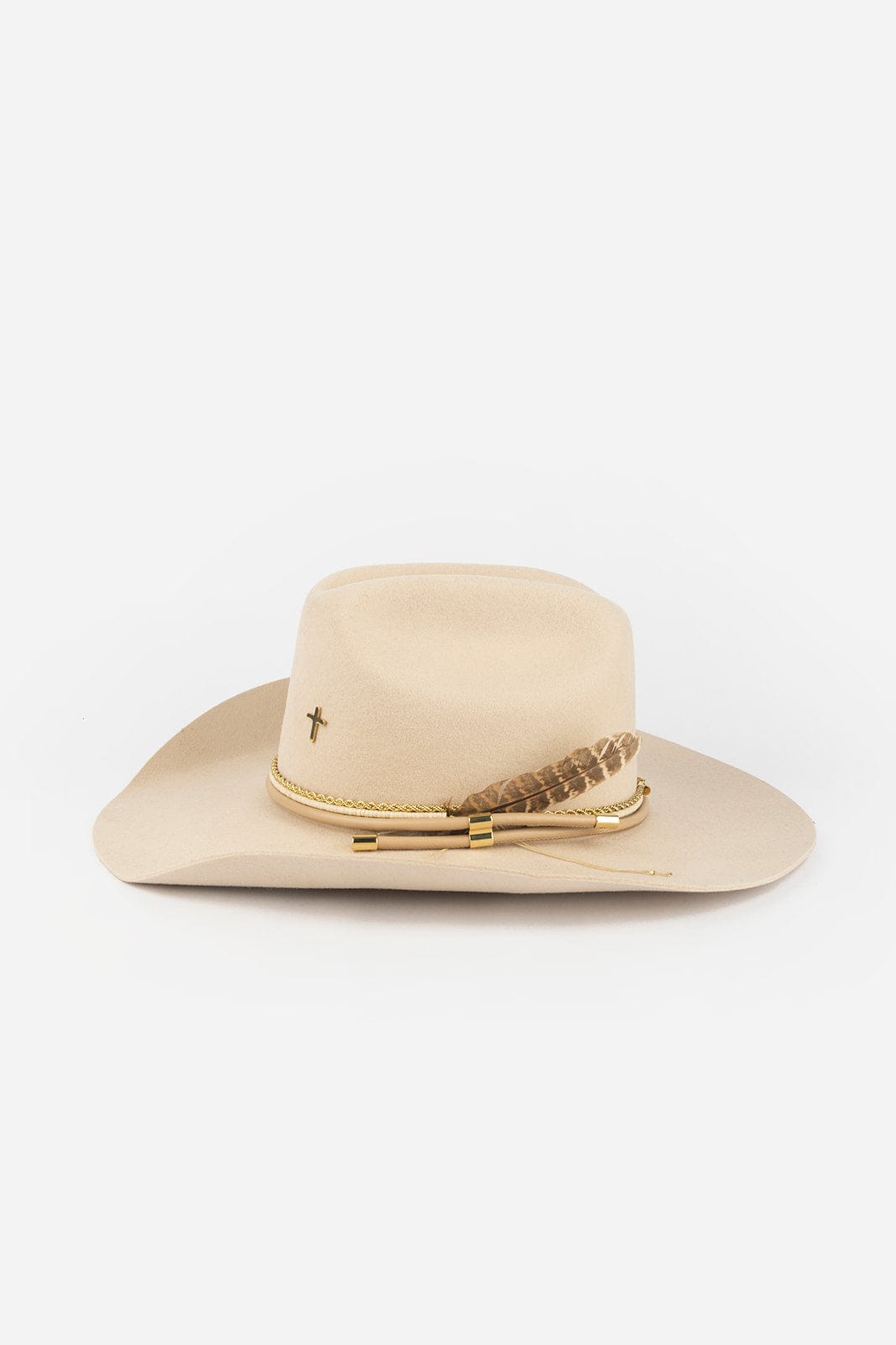 Beige cowboy hat with a gold band on a white background #color_gold