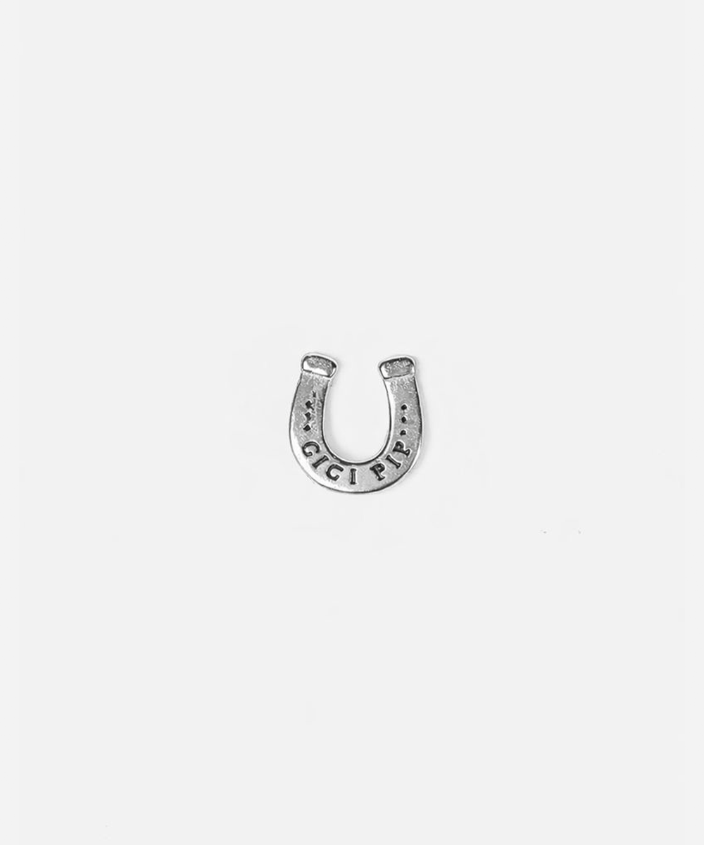 Silver horseshoe-shaped hat pin on a white background #color_silver