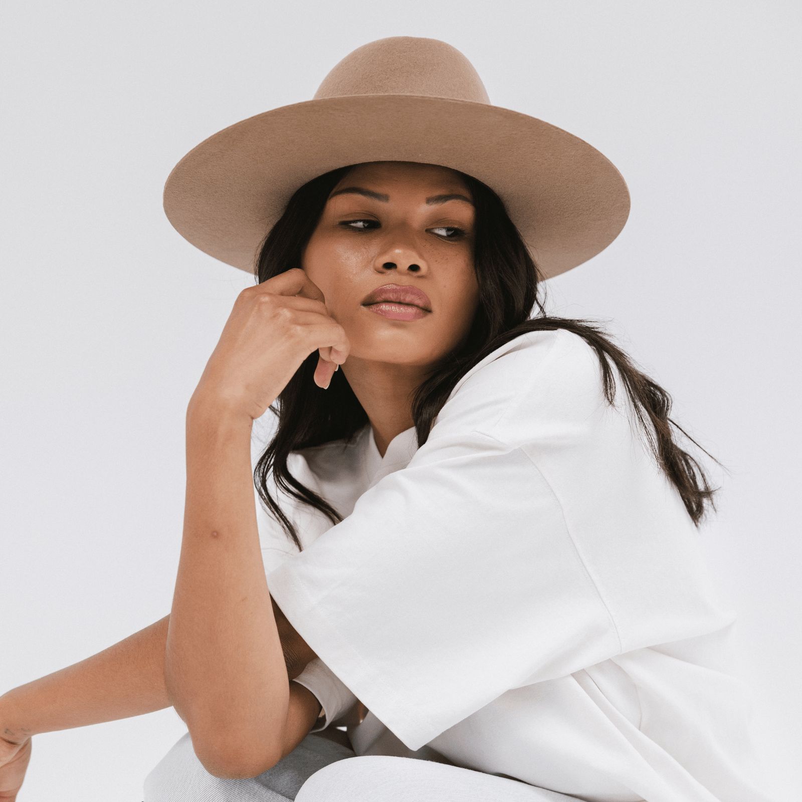 Wide brim discount hat womens