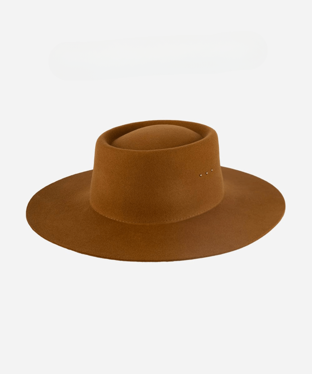 A cinnamon colored boater hat on a white background #color_cinnamon