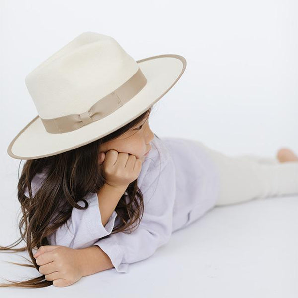 Gigi Pip felt hats for kids - Monroe Kids Rancher - fedora teardrop crown with stiff, upturned brim adorned with a tonal grosgrain band on the crown and brim [white-taupe]