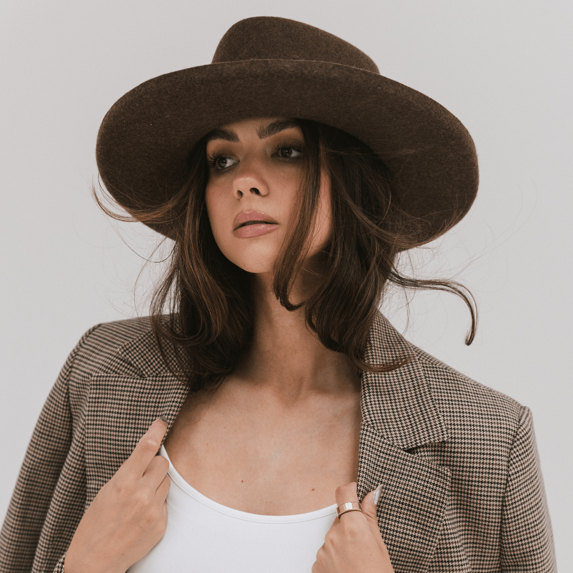 Gigi Pip felt hats for women - Lennon Pencil Brim - 100% australian wool fedora curved crown with a stiff, wide brim featuring a pencil rolled up edge + a grosgrain ribbon trim [mix charcoal]