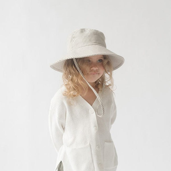 Gigi Pip bucket hats for kids - Rhode Kids Bucket Hat - 100% cotton adjustable bucket hat for kids featuring a removable chin strap [grey]