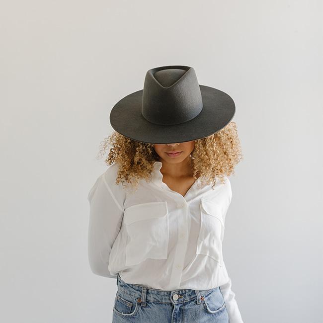 Dakota Triangle Crown - Dark Grey BLEMISHED - GIGI PIP