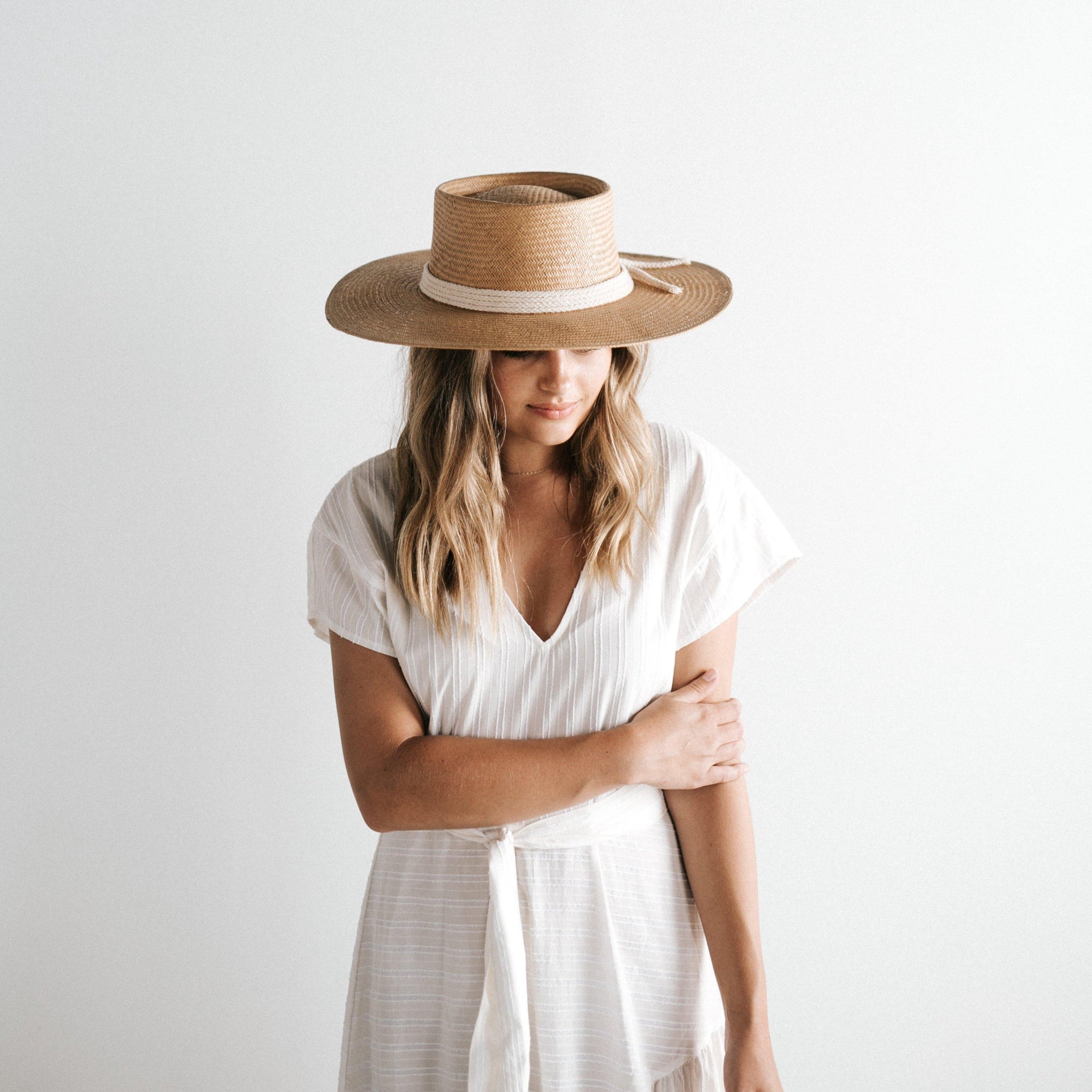 Gigi Pip straw hats for women - Bre Straw Pork Pie - straw hat with a telescope crown and a wide flat brim, featuring a knotted rope band [natural]